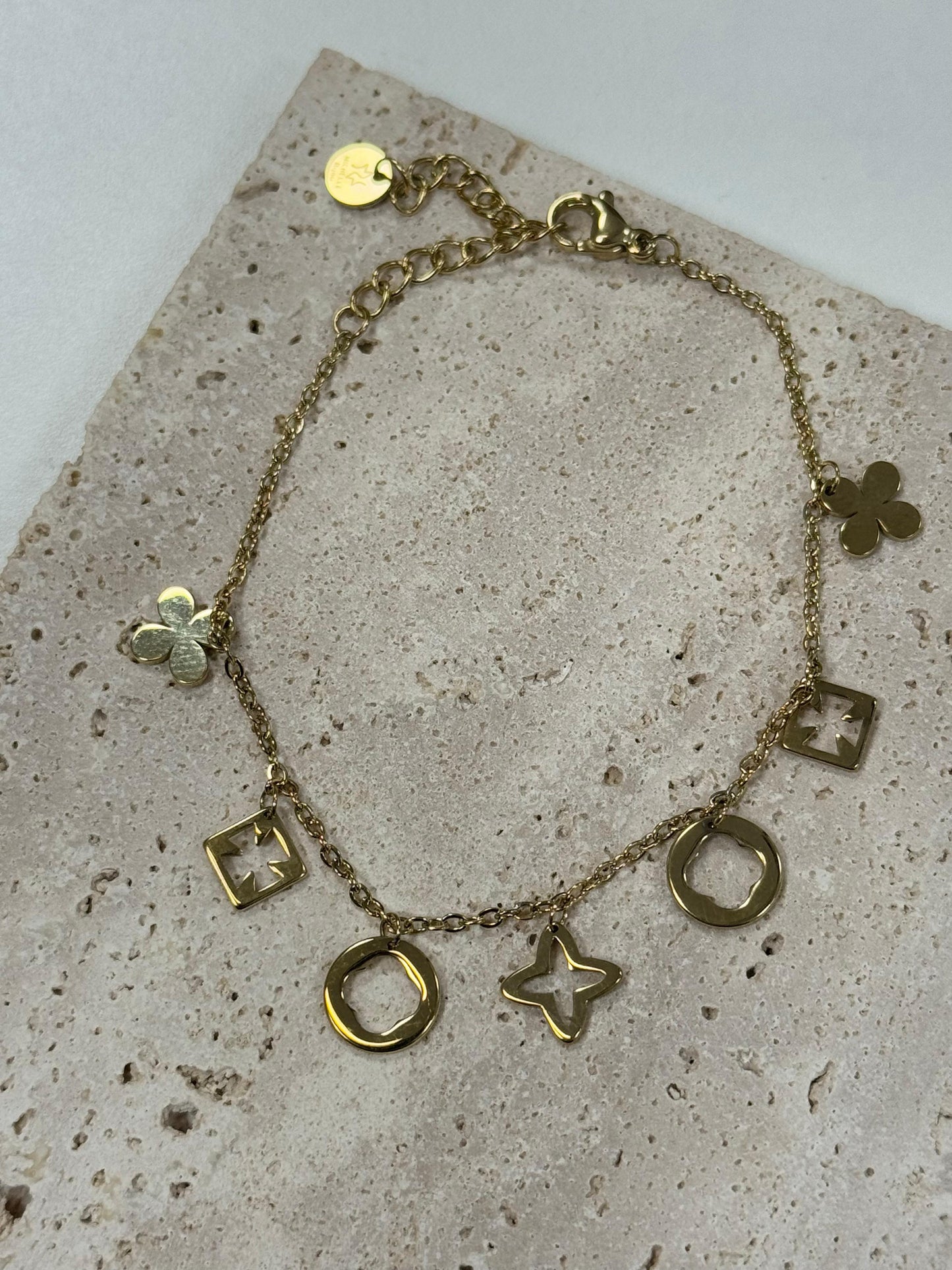 Golden Charms Armband