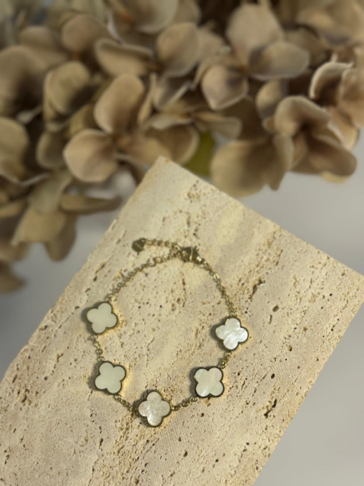 Armband white